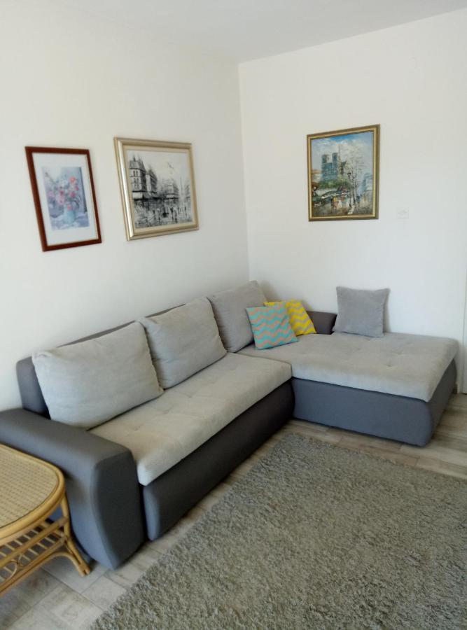 Apartments Tessa 77 메덜린 외부 사진